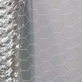 High quality anti rust hexagonal wire mesh roll used for chicken